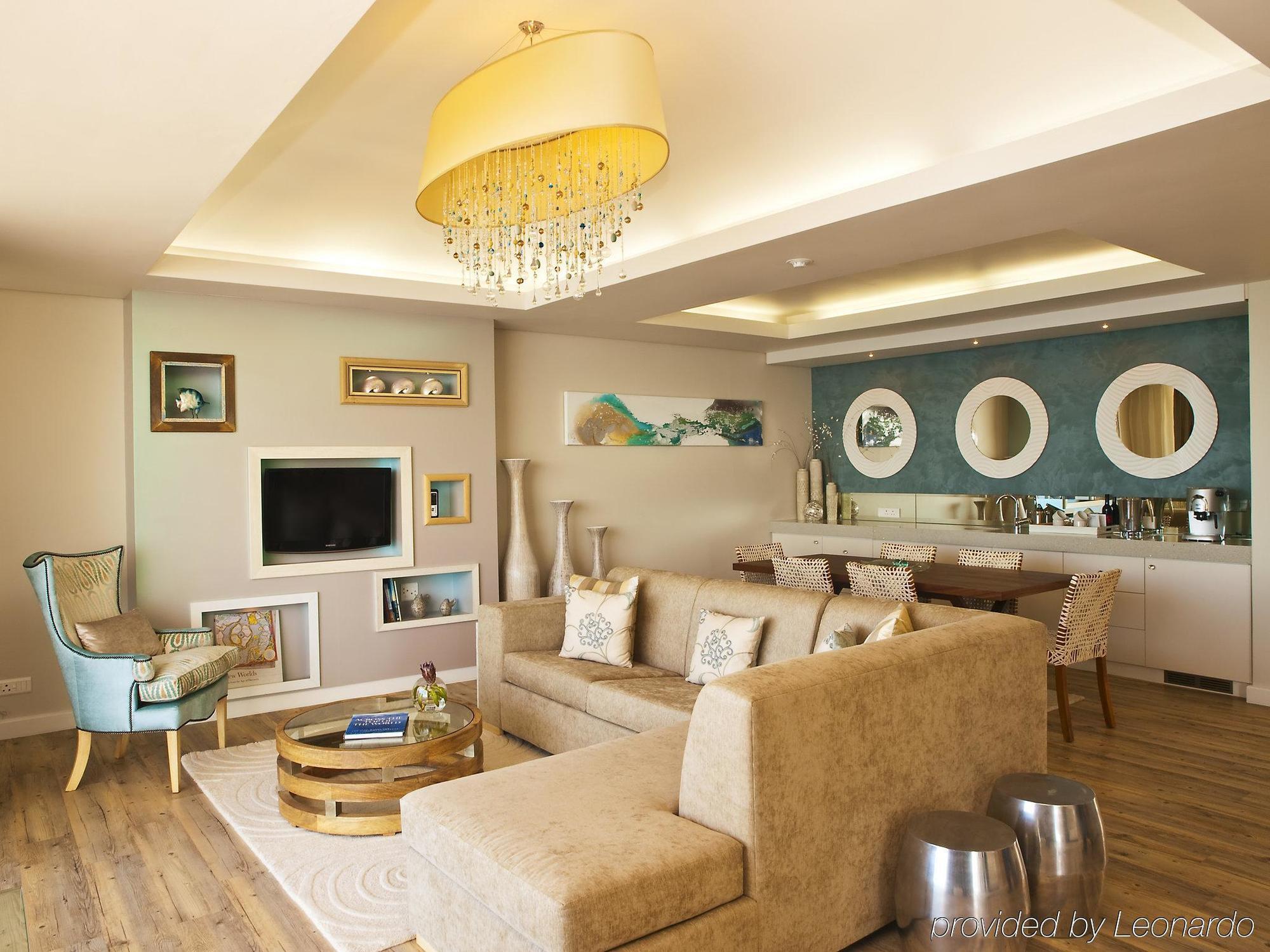 Views Boutique & Hotel 5*